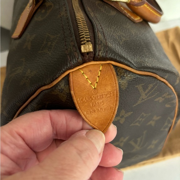 Authentic Louis Vuitton speedy 30 monogram satchel - Picture 6 of 16